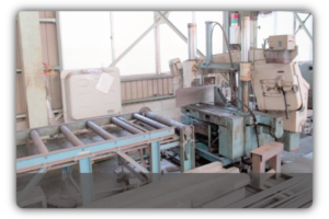 佐伯工業の保有する鋸盤